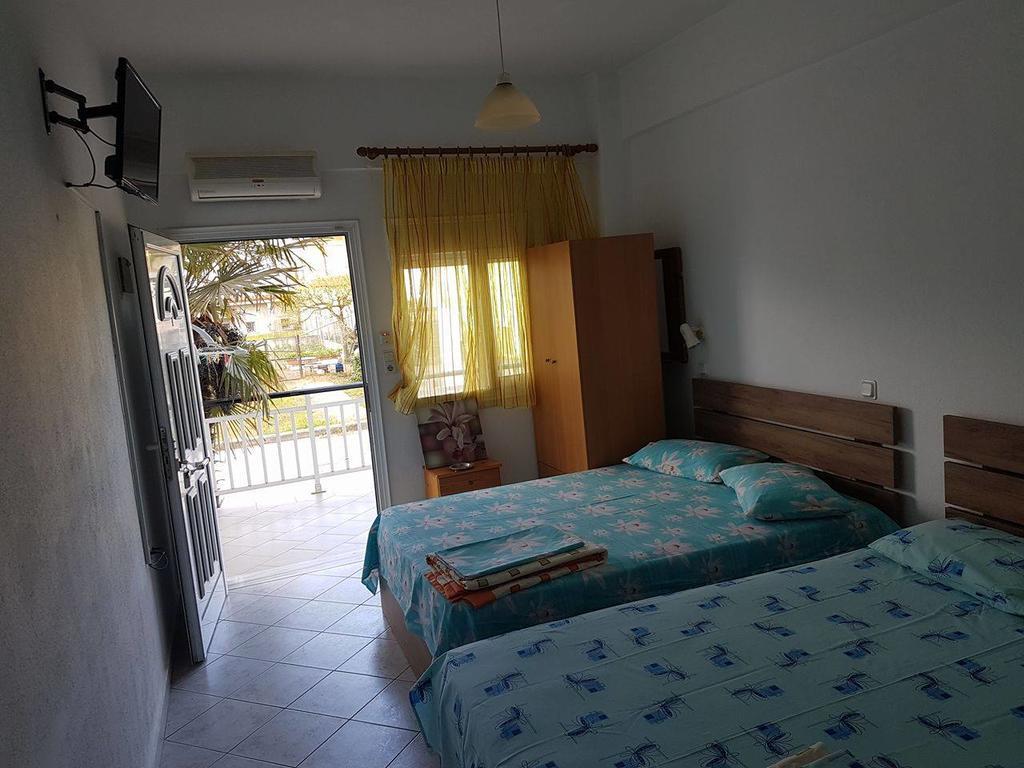 Villa Giannis Apartments Nea Vrasna Bagian luar foto